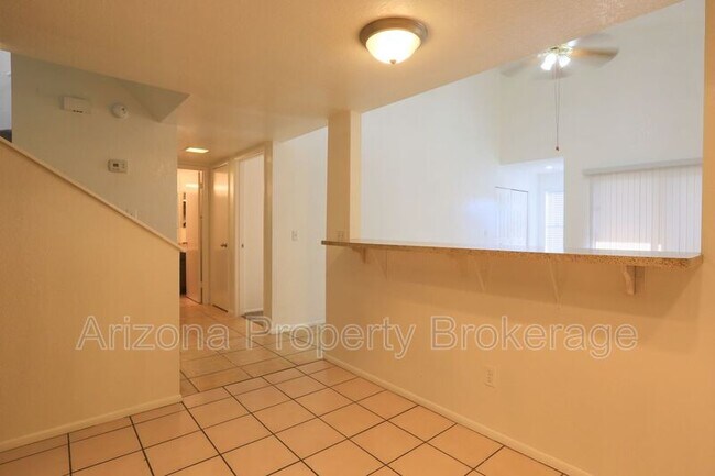 Building Photo - 850 S River Dr