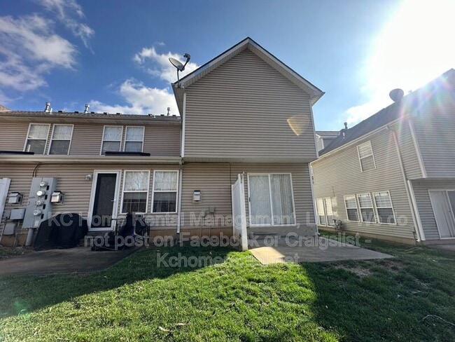 Building Photo - 8042 N Elmwood Ave