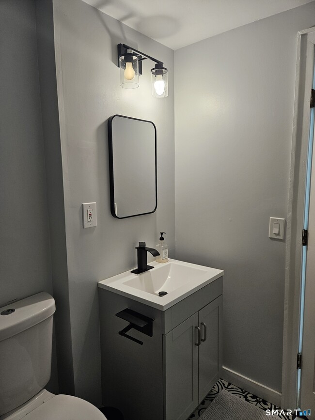 Building Photo - 901 Baldwin Rd