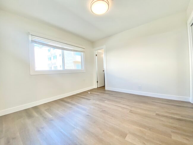 Building Photo - 515 S St Andrews Pl Los Angeles, CA 90020