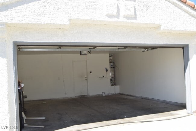 Building Photo - 5453 Desert Valley Dr