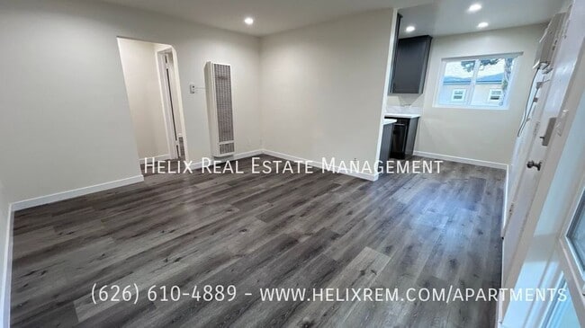 Building Photo - 1138 E Elk Ave