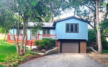 Building Photo - 412 Meadow Ln