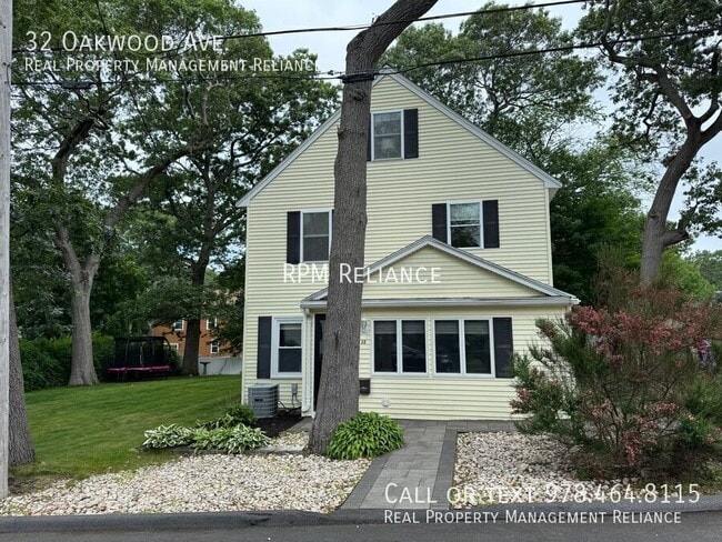 Primary Photo - 32 Oakwood Ave