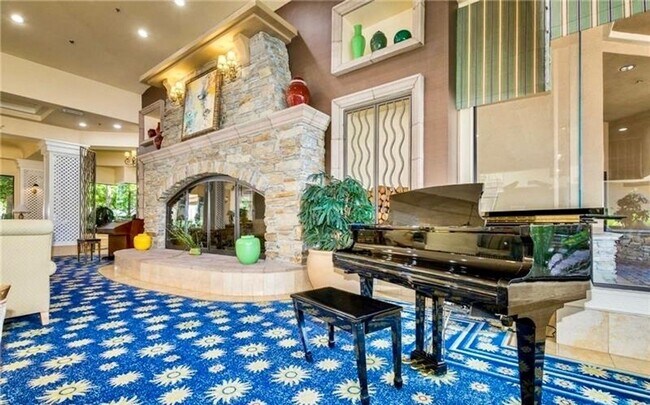 Building Photo - GORGEOUS 2 STORY HOME WITH A GRAND ENTRY &...