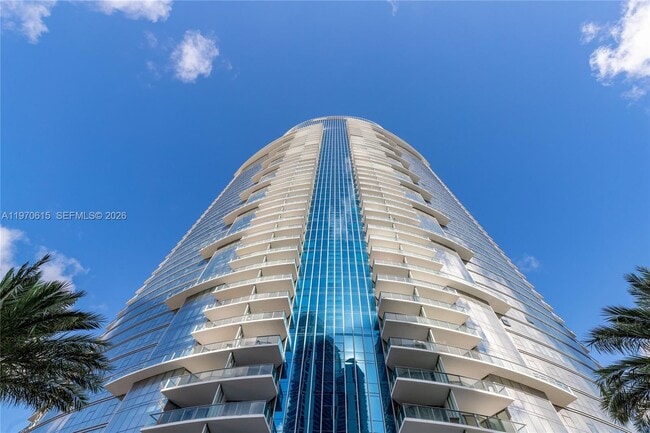 Building Photo - 851 NE 1st Ave