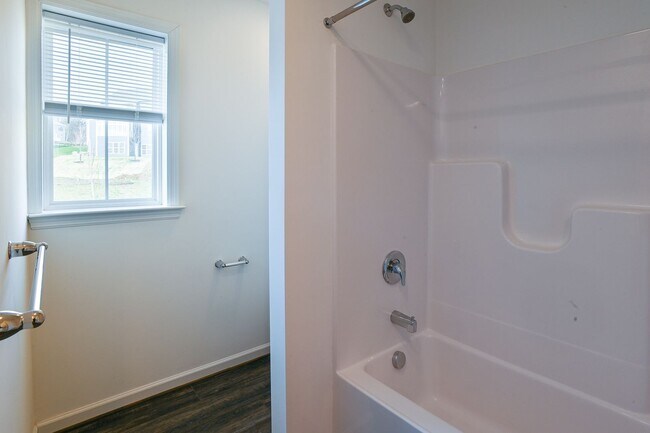 Building Photo - Beautiful Townhome in Arcona Community