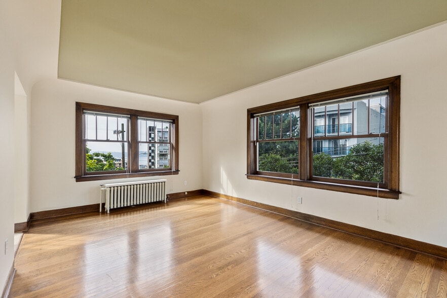 Queen Anne Apartments 900 Queen Anne Ave N Seattle WA 98109 Apartment Finder