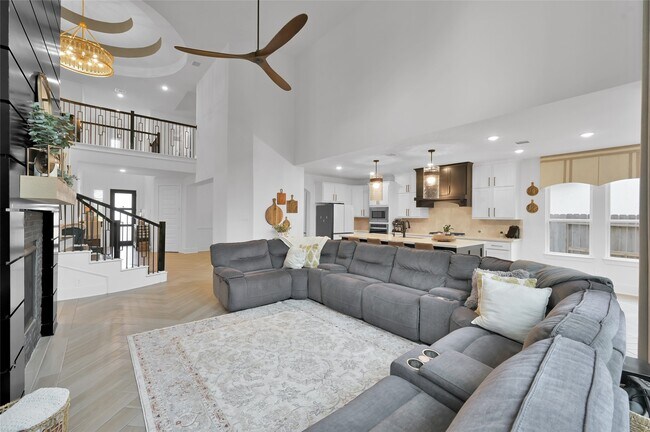 Building Photo - 1145 Lake House Dr