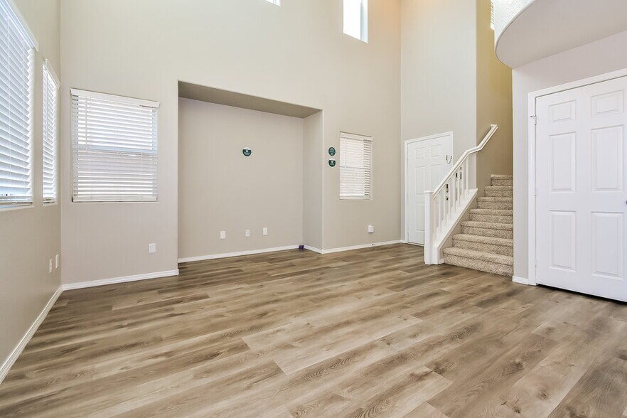 Building Photo - 998 Alfonso Ave