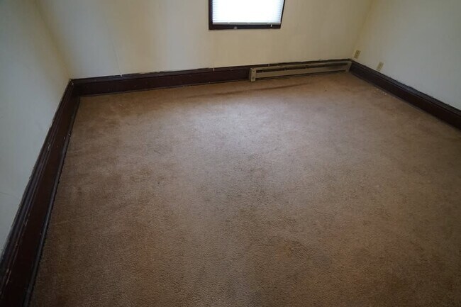 Building Photo - 345 W Doty St