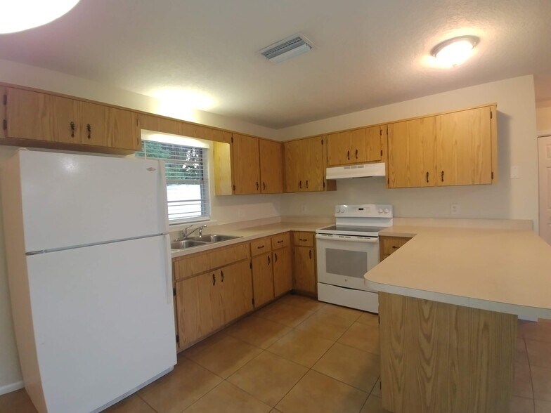 Building Photo - 4486 Co Rd 472