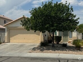 Building Photo - Single Story, 3BR, 2CRG