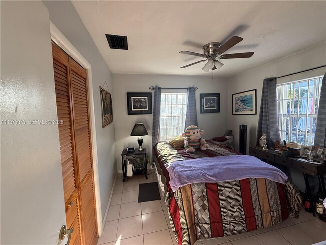 Building Photo - 1350 NE 134th St