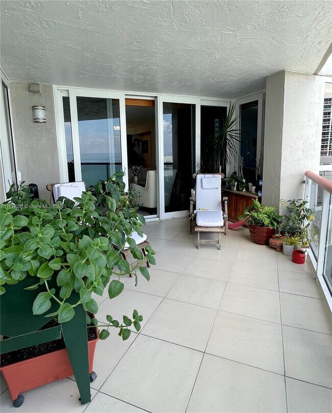 Building Photo - 6767 Collins Ave