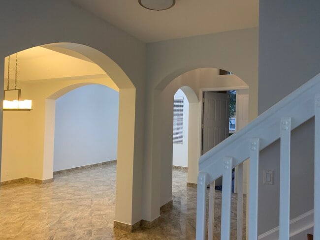 Building Photo - 1530 SW 193rd Terrace