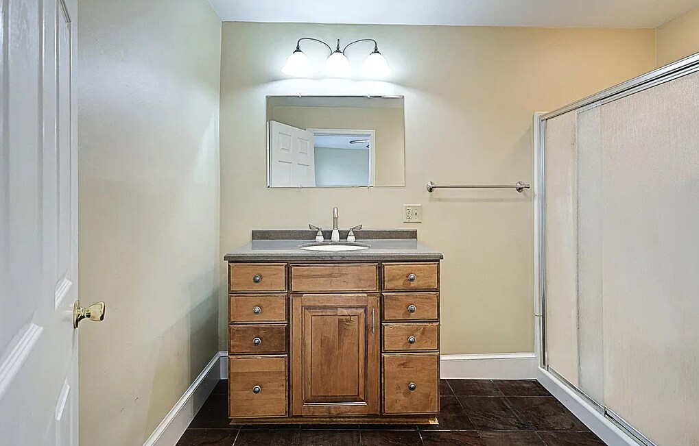 Building Photo - 2379 Table Rock Rd