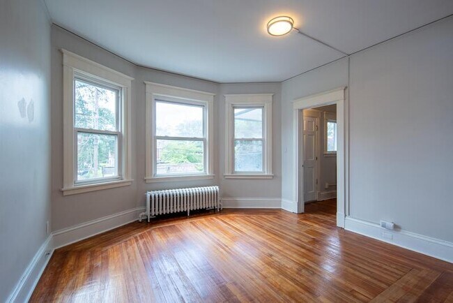 Building Photo - 433 Hamilton St