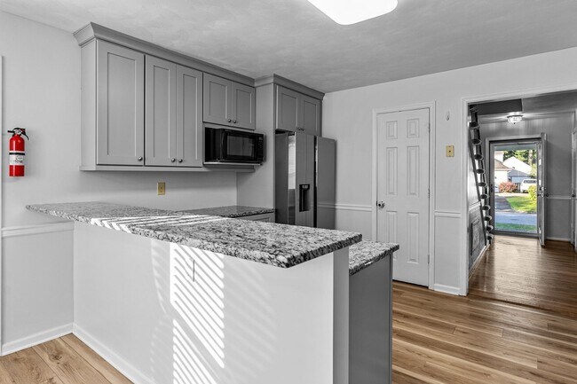 Building Photo - Charming 4-Bedroom Home for Rent in Chesapeake