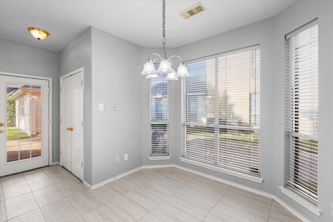 Building Photo - 3914 Clarestone Dr