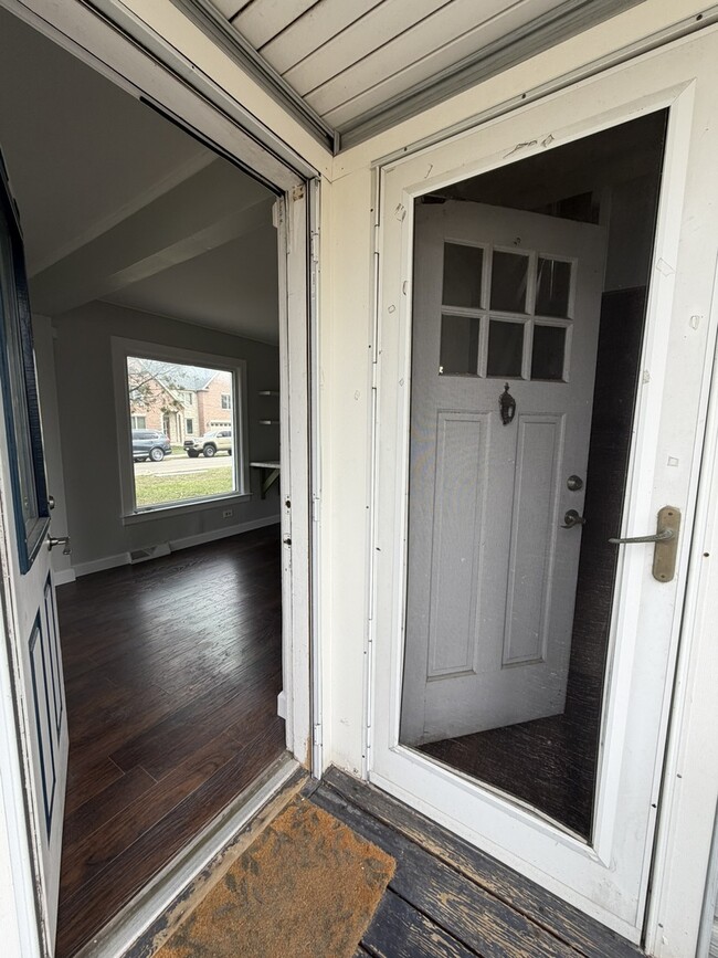 Building Photo - 2209 Douglas Ave