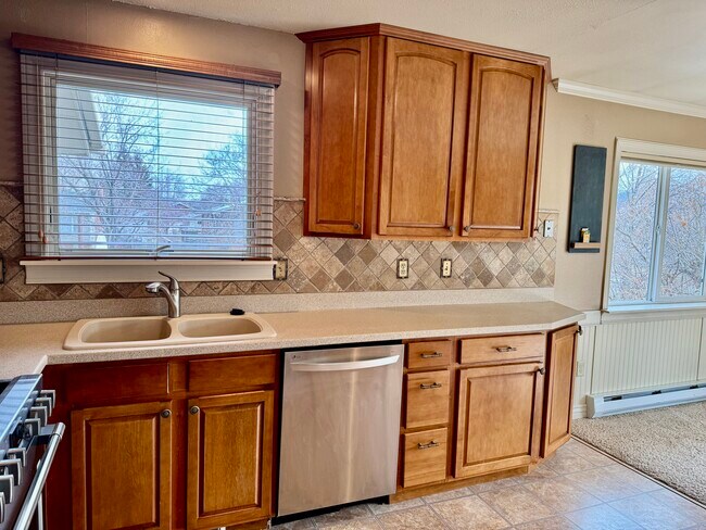 Building Photo - 317 N 21st Ave