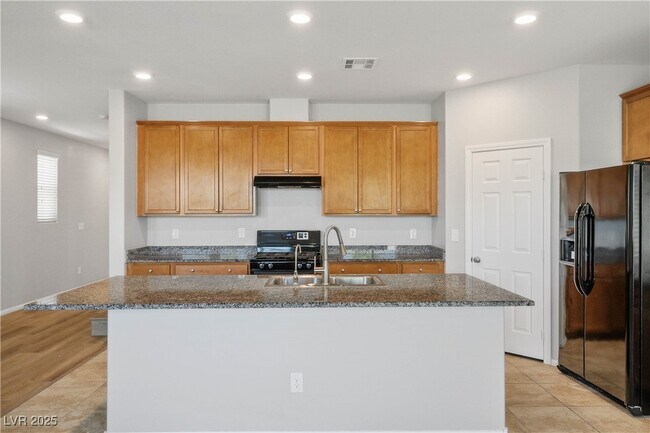 Building Photo - 9136 Cocowoods Pl