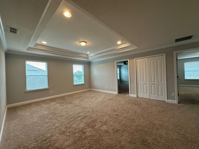 Building Photo - Large Home at Work Golf Village