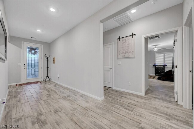 Building Photo - 6391 Montrose Park Ct