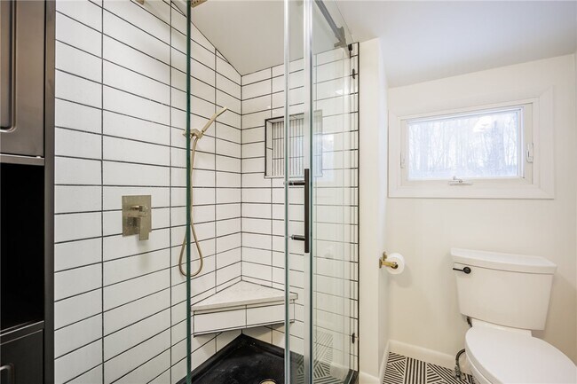 Building Photo - 105 Chestnut Dr