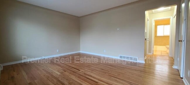 Building Photo - 6415 E 36th Ave