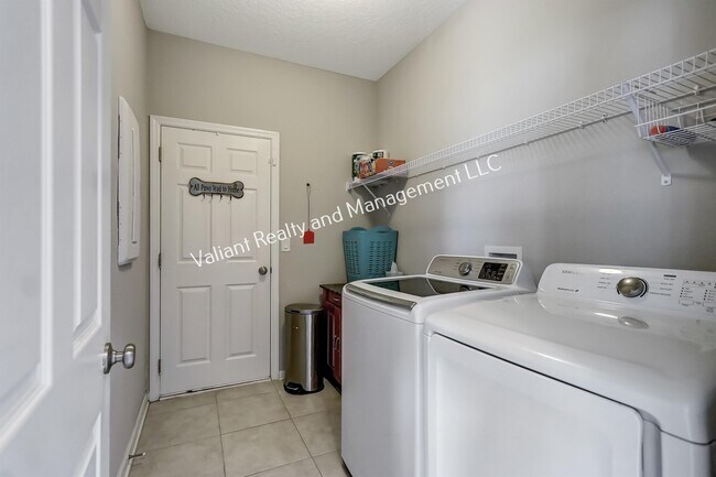 Building Photo - 1823 Tea Olive Ct