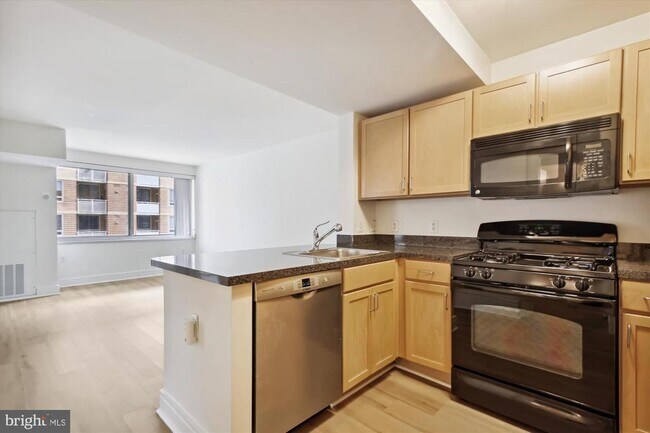 Building Photo - 800 4th St SW