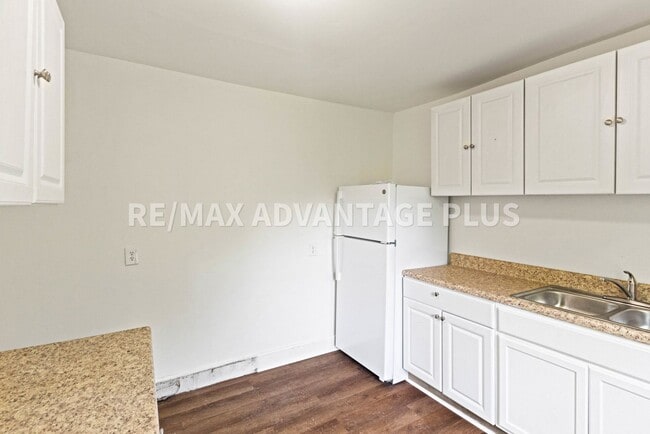 Building Photo - Apartment In Blackstone