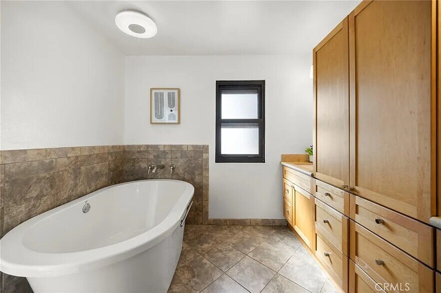 Building Photo - 8180 Manitoba St