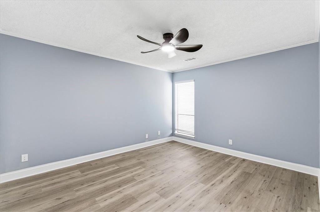 Building Photo - 2696 Greentree Dr SE