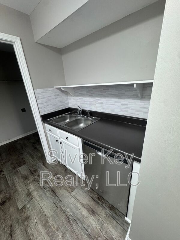 Building Photo - 236 Willow Creek Drive