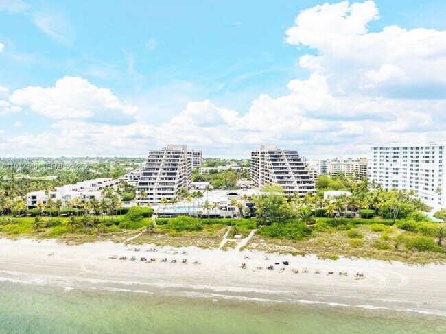 Building Photo - 151 Crandon Blvd