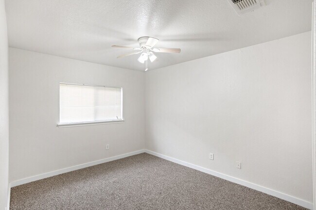 Building Photo - 8607 Cheyenne Bluff