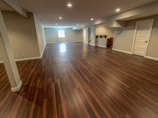 Building Photo - 5447 Crocus Dr