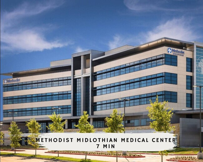 Building Photo - 2 St Charles Pl