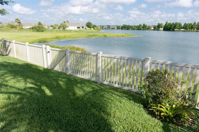 Building Photo - 2504 Ladoga Dr