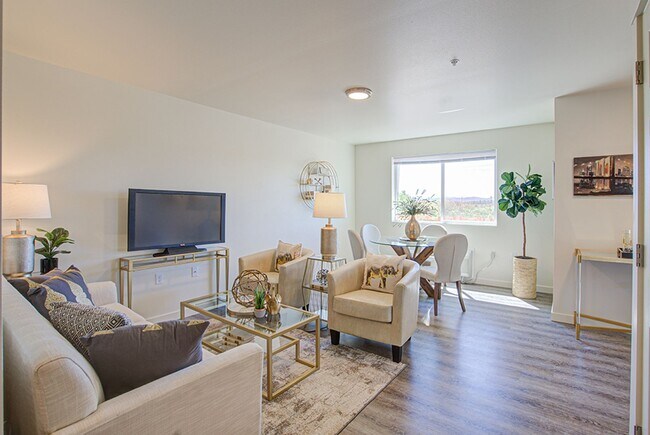 Building Photo - Country Living with Modern Flair: Wake up to the sounds of nature, Live Minutes from Everything