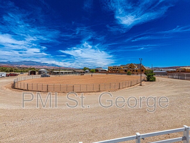 Building Photo - 2478 E Springs Dr