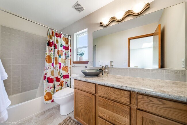 Building Photo - For Rent: Beautiful 3 Bed, 3 Bath Home in Desirable Eagle Ridge