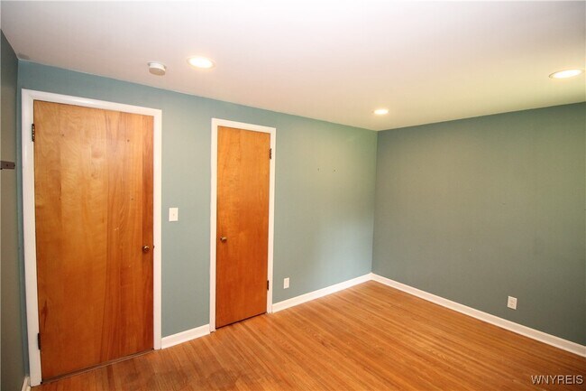 Building Photo - 8709 Nottingham Terrace