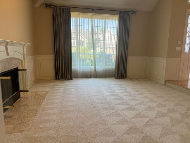 Building Photo - Exceptional 3 Bed, 2.5 bath in Sammamish w...