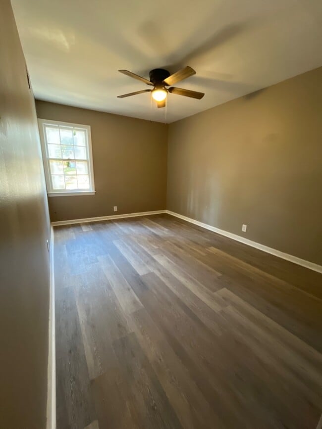 Building Photo - 2591 N Pierce Cir