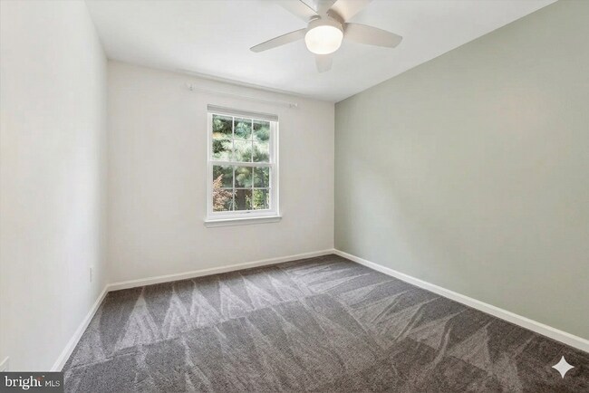 Building Photo - 606 Coates Ln