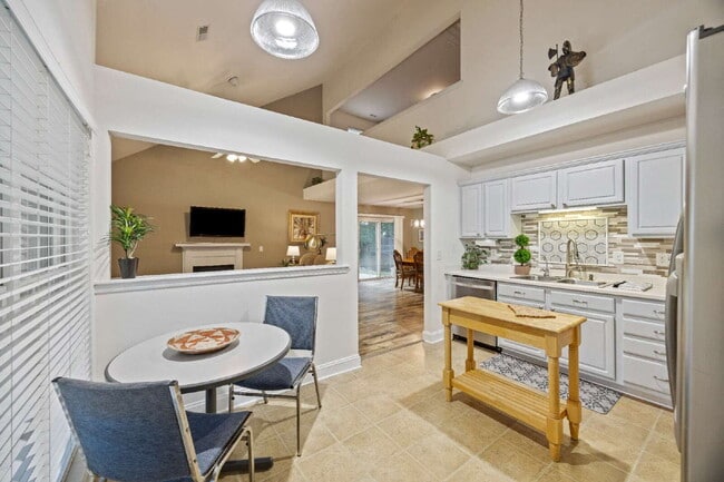 Building Photo - 5349 Deep Blue Ln